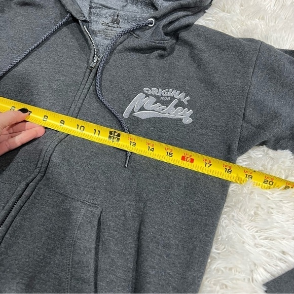 Disney Parks Mickey Mouse 28 Full Zip Hoodie Grey Men’s Size Small - Picture 6 of 8